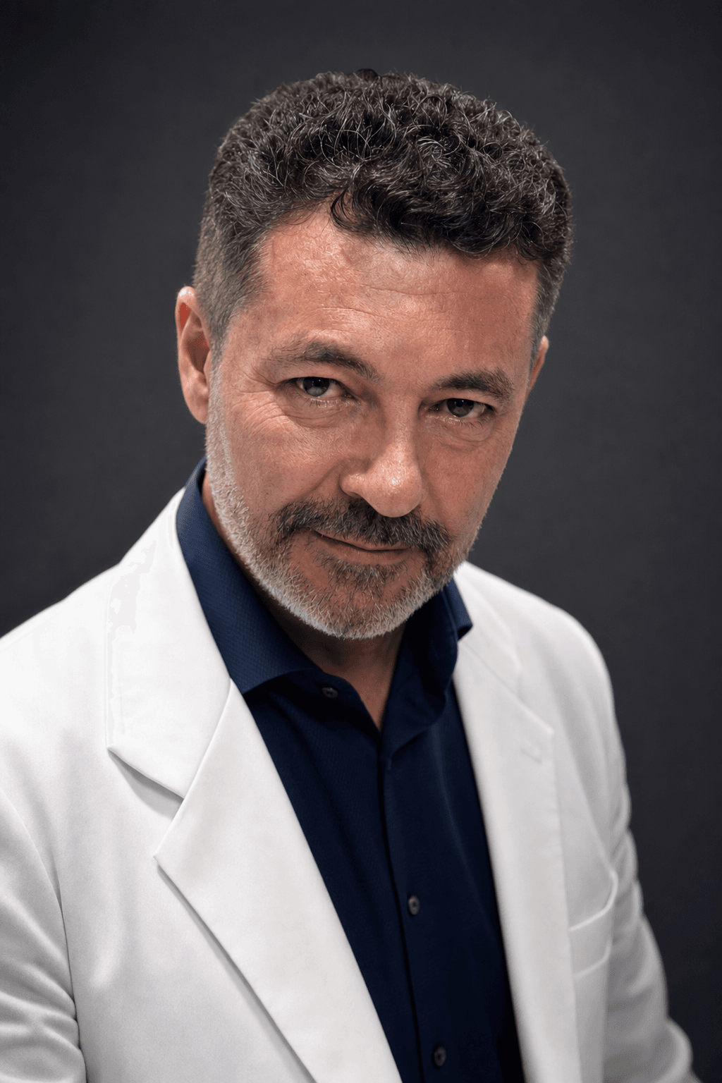 Dr. Pedro Busleiman, cirujano plástico certificado